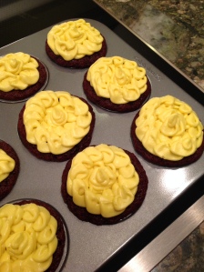 Pretty yellow cream cheese frosting flowers!